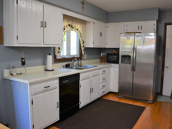2nd image of 22 Crownwood Ln