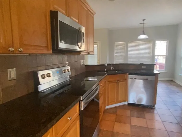 12129 Hampton Place Dr — Photo 5