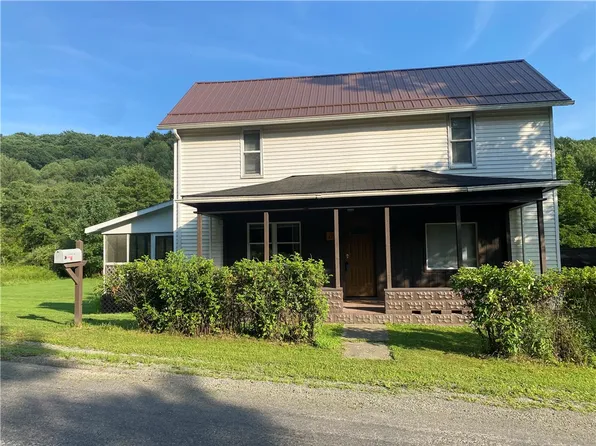 16 Baker Rd, Creekside, PA 15732