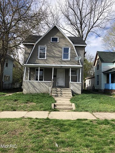 1st image of 445 Woodlawn St SE