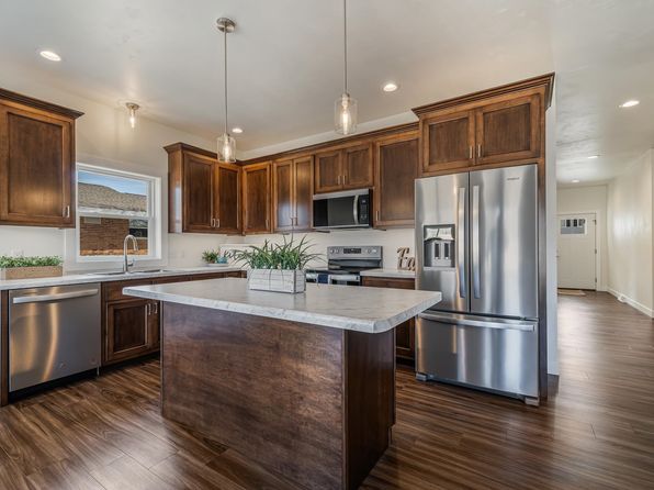 208 W National Ave, Brillion, WI 54110
