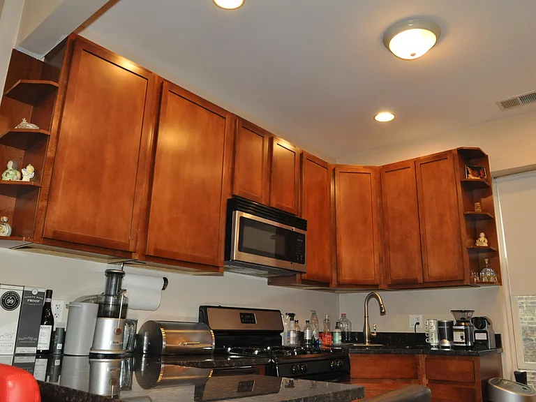 1908 N Fairfield Ave #2N — Photo 7
