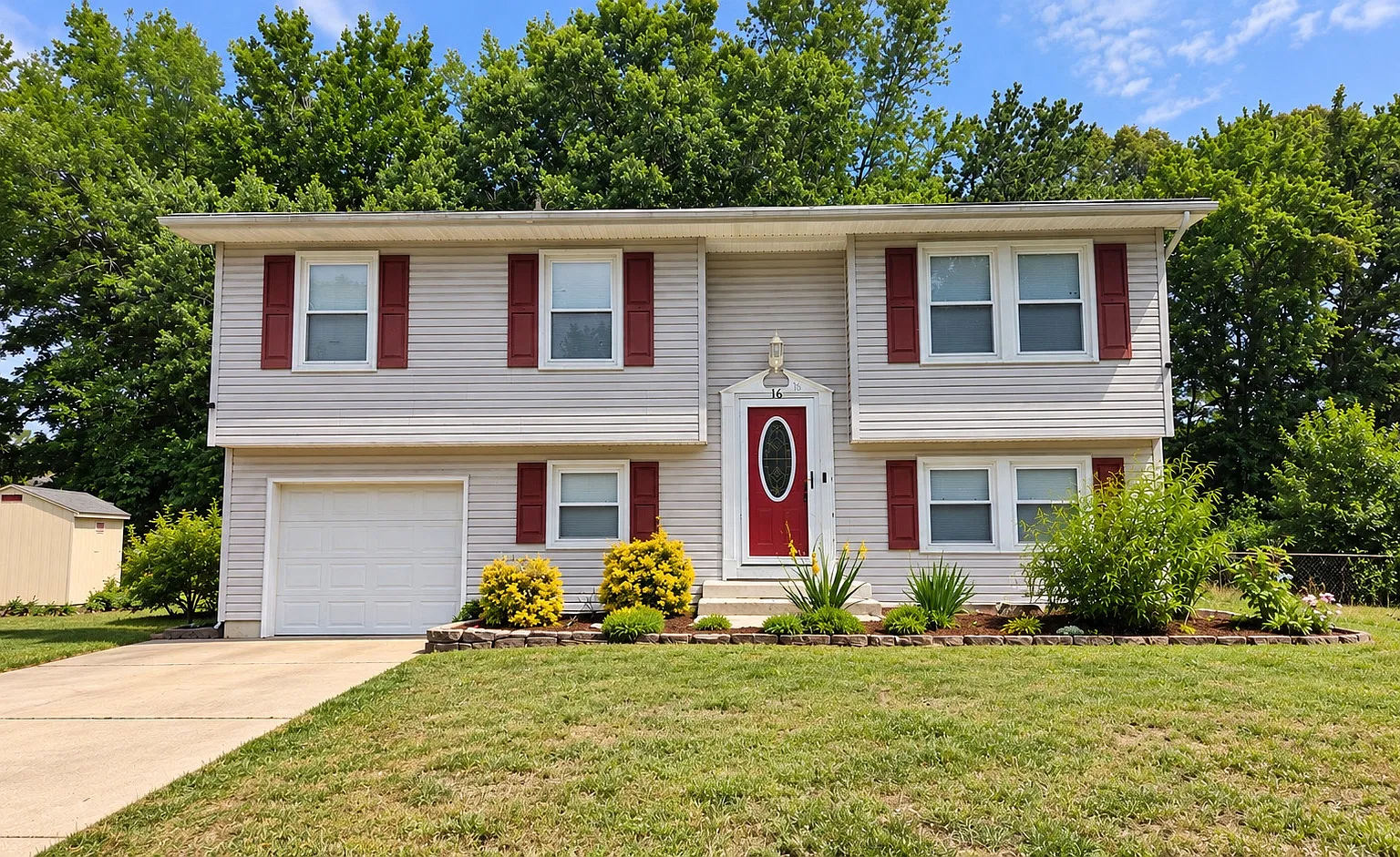 3 bed, 1689 sqft, $2,600 — Photo 1
