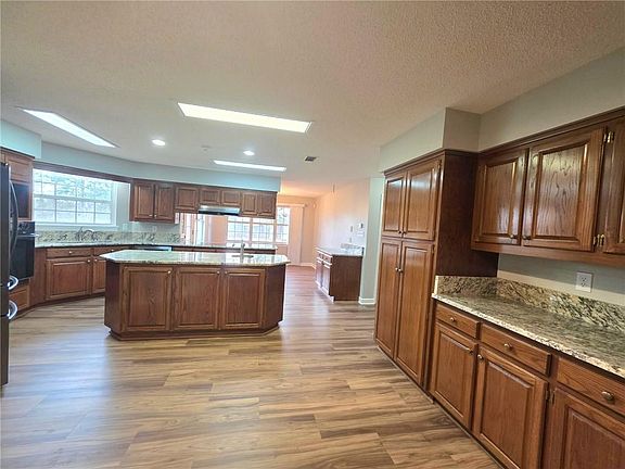 3rd image of 5623 James Monroe Ct