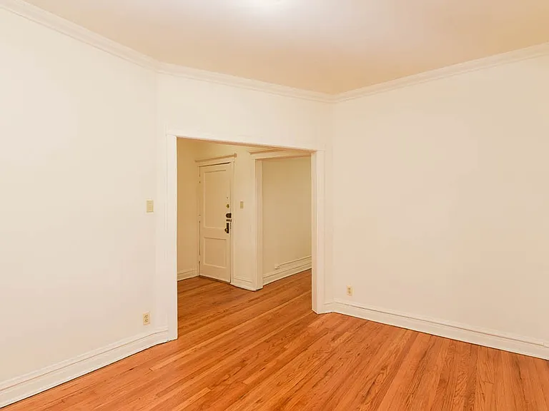 3508 N Wolcott Ave #2 — Photo 5