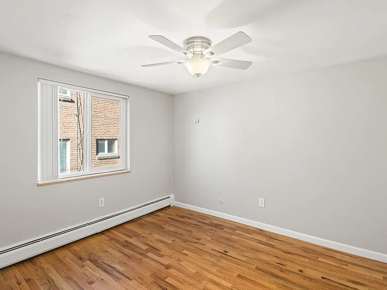 15 N Washington St — Photo 20