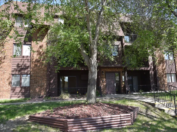 2033 N Washington St APT 2, Bismarck, ND 58501