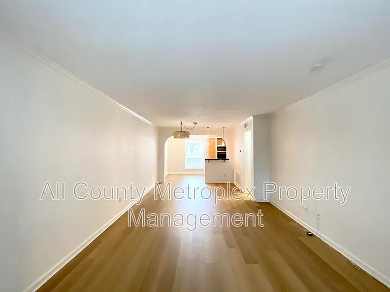 4520 Holland Ave #206 — Photo 3