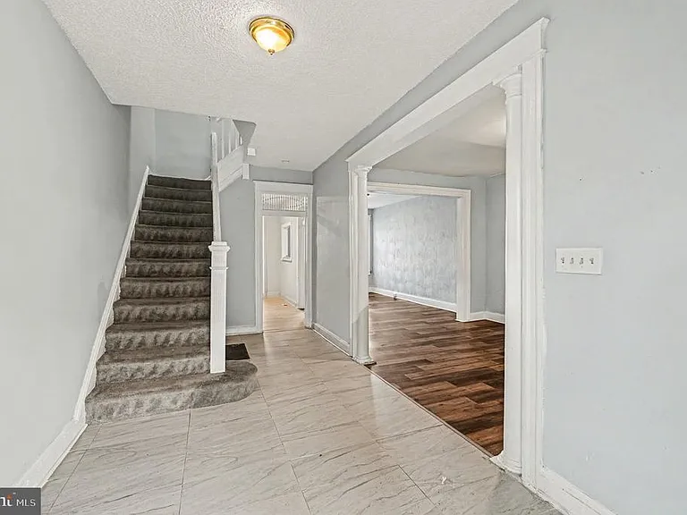 409 N Edgewood St — Photo 5