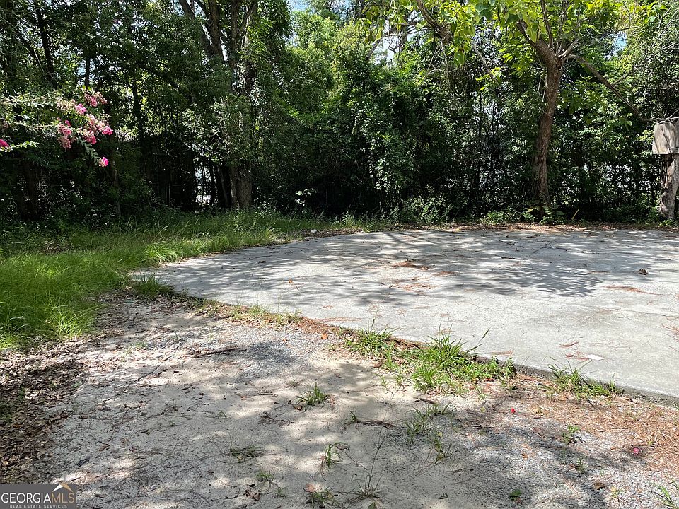 2nd image of 204 N Barack Obama Blvd
