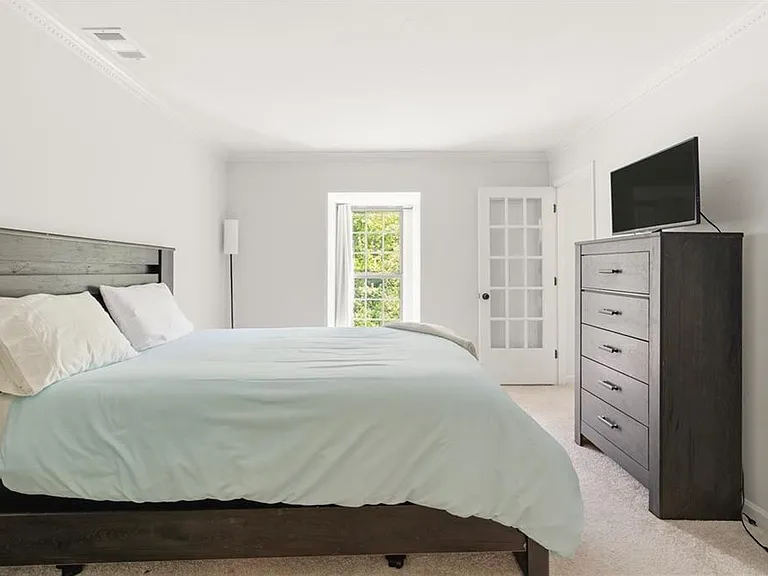 24307 Plantation Dr NE — Photo 18