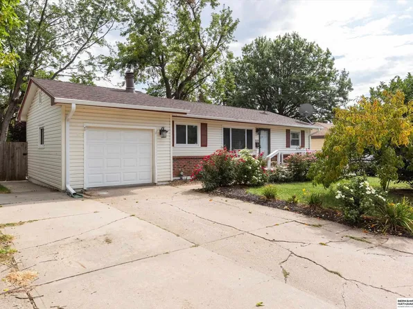 12137 P St, Omaha, NE 68137