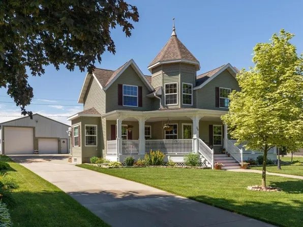 26 5th St SW, Eyota, MN 55934