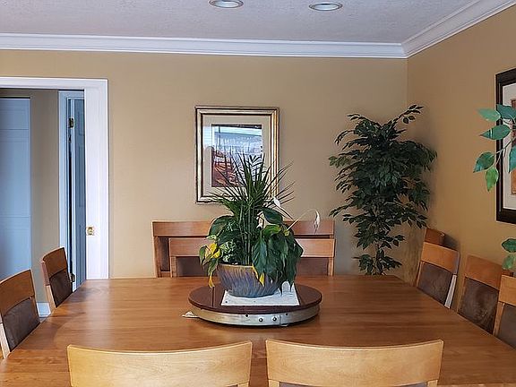 4th image of 2367 Barton Ln