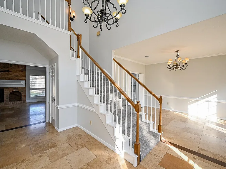 12011 Autumn Creek Dr — Photo 3