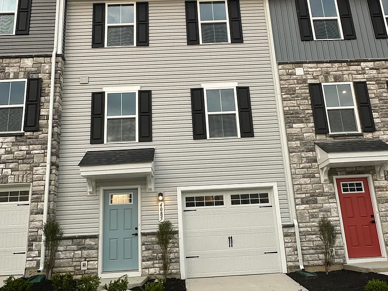 4085 Hemlock Ct — Photo 1