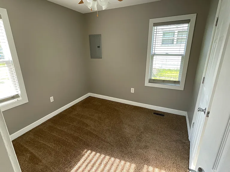 2698 Cass St — Photo 8
