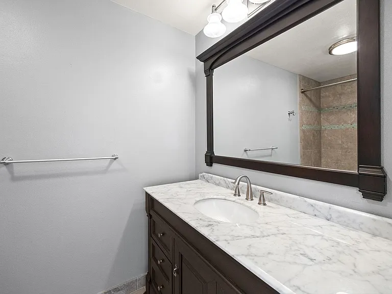 10310 Mayfield Rd — Photo 32