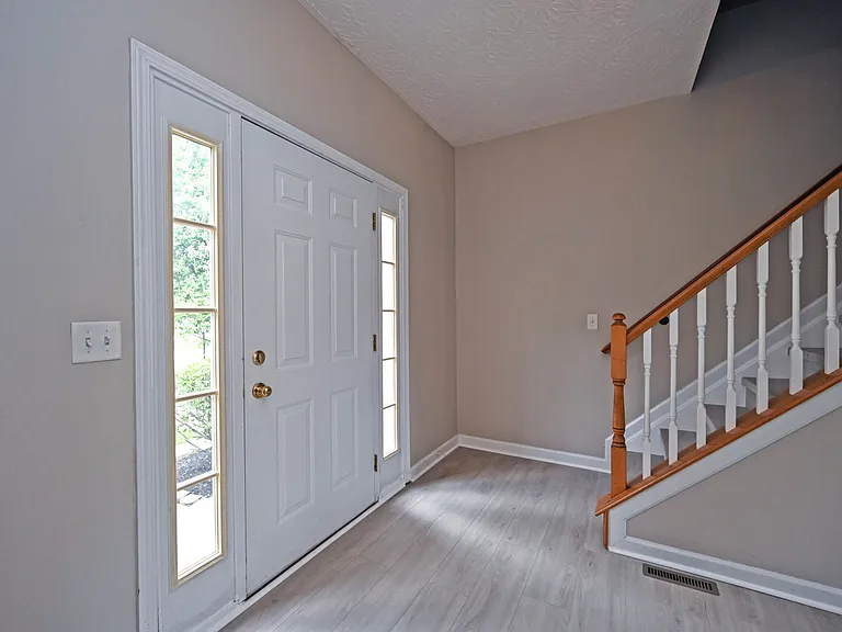 8097 Winding Creek Ct — Photo 5