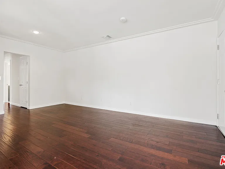 1335 Roxbury Dr #1337-1/2 — Photo 9