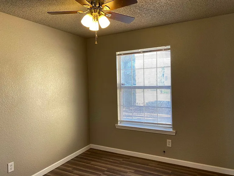 2914 Royal Knoll Dr — Photo 14