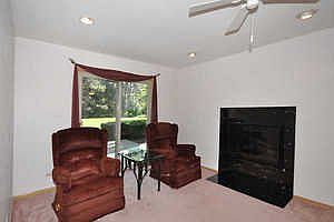 4th image of 2331 S Circle Dr