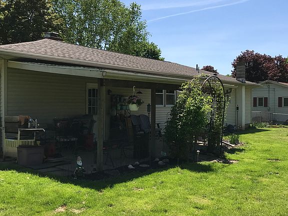 4th image of 15 Landau Dr