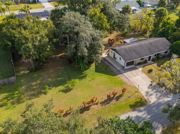 3221 Lime Tree Dr, Edgewater, FL 32141