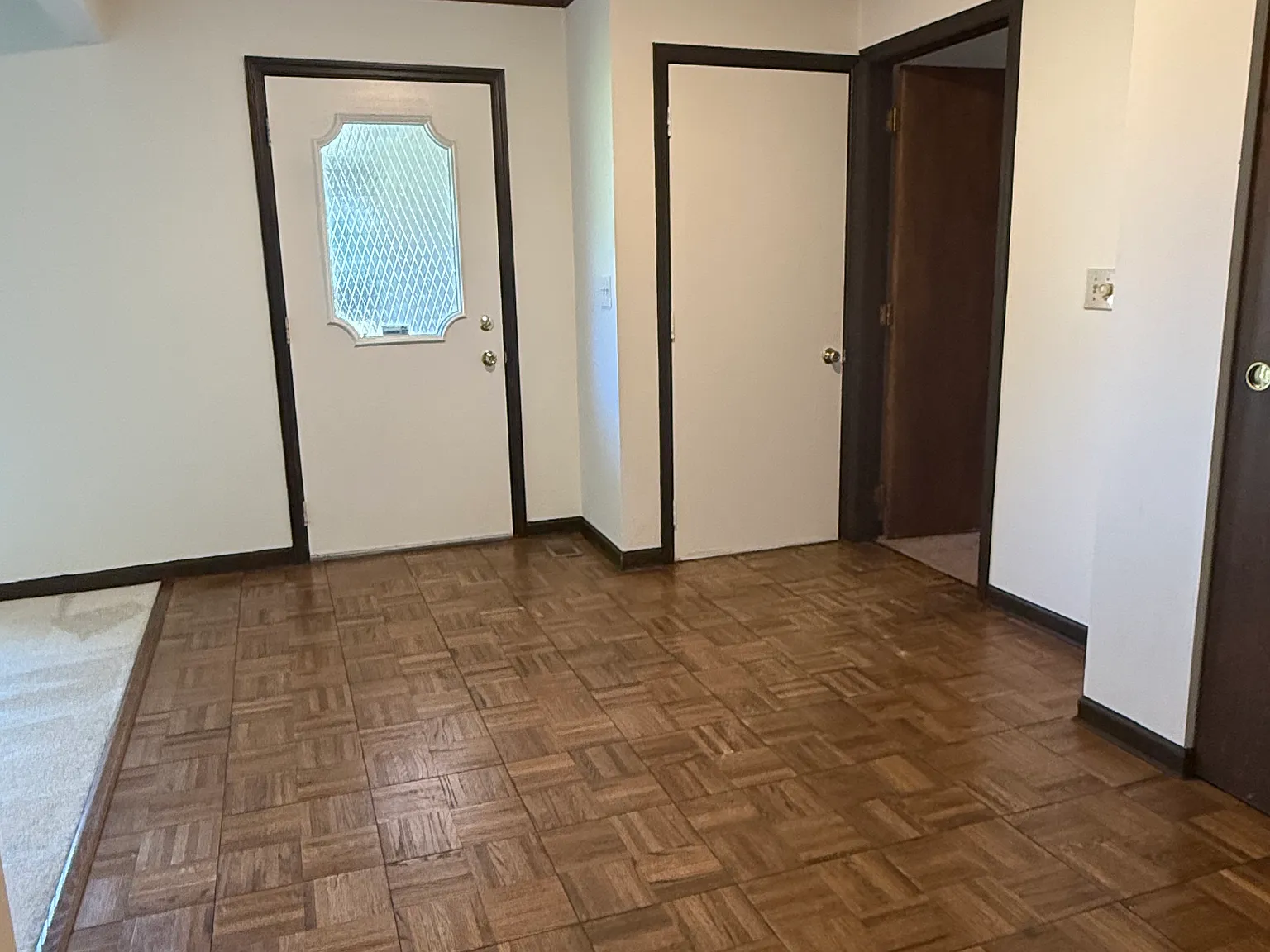 3 bed, 2322 sqft, $2,990 — Photo 3