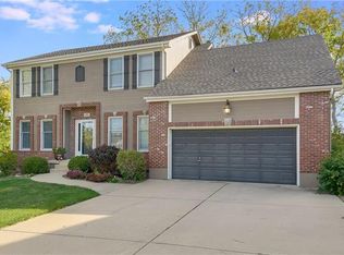 1201 SW Summit Crossing Dr, Lees Summit, MO 64081