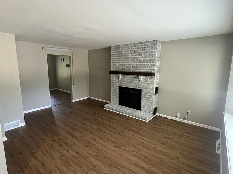 549-551 11th Ave — Photo 3