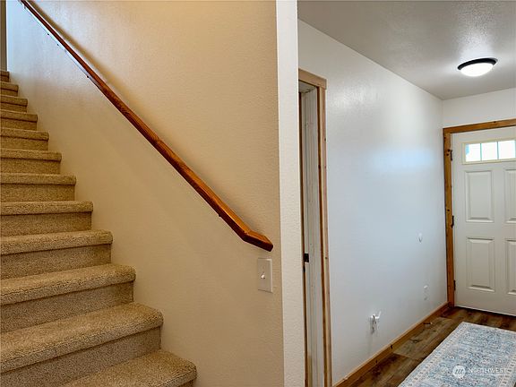 5th image of 981 Sand Dollar Court SW