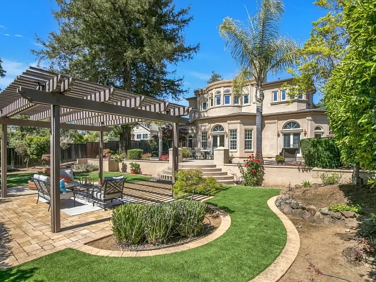 18233 Saratoga Los Gatos Rd — Photo 20