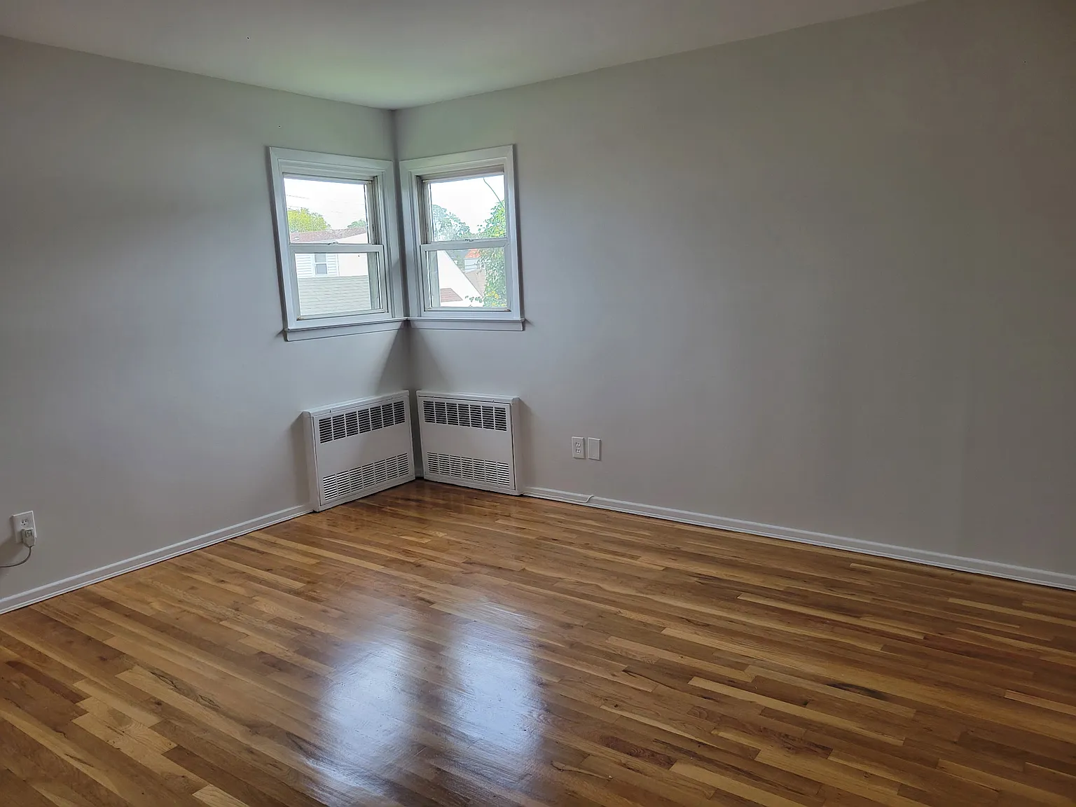 3 bed, 1100 sqft, $3,650 — Photo 3