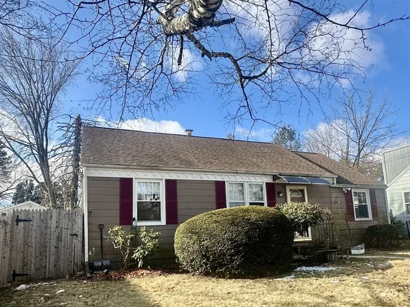 26 Crescent Drive, Danbury, CT 06810