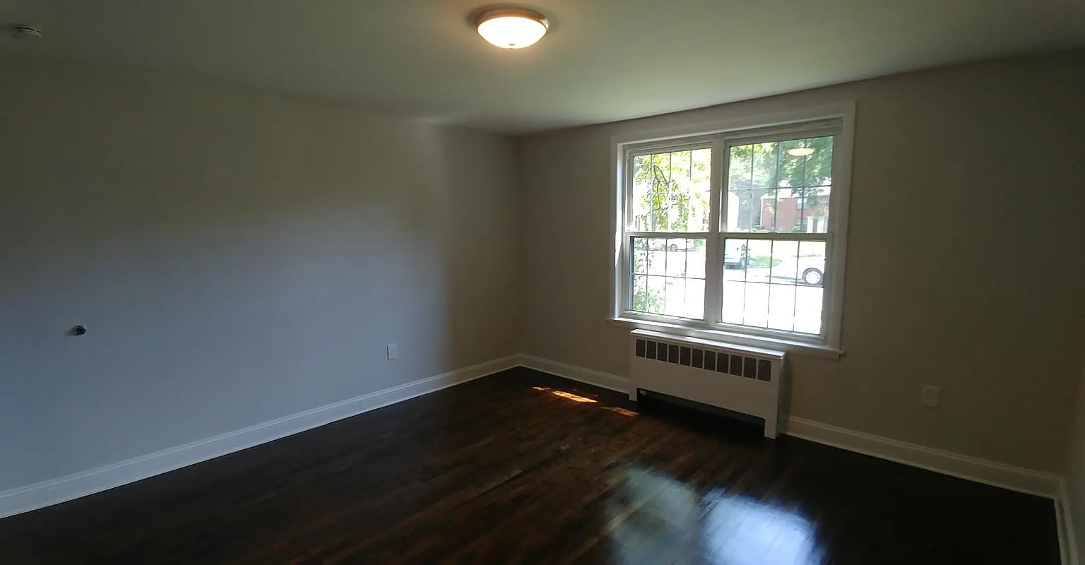 2 bed, 900 sqft, $2,400 — Photo 4