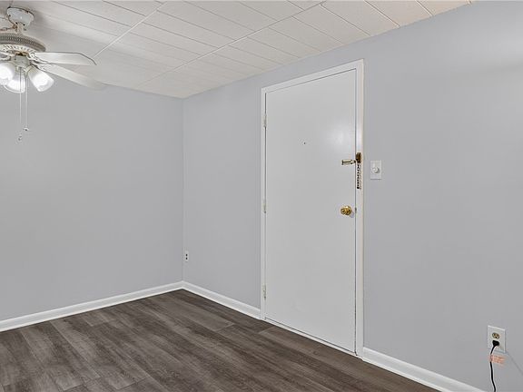 3rd image of 327 Ridge Point Cir APT 13