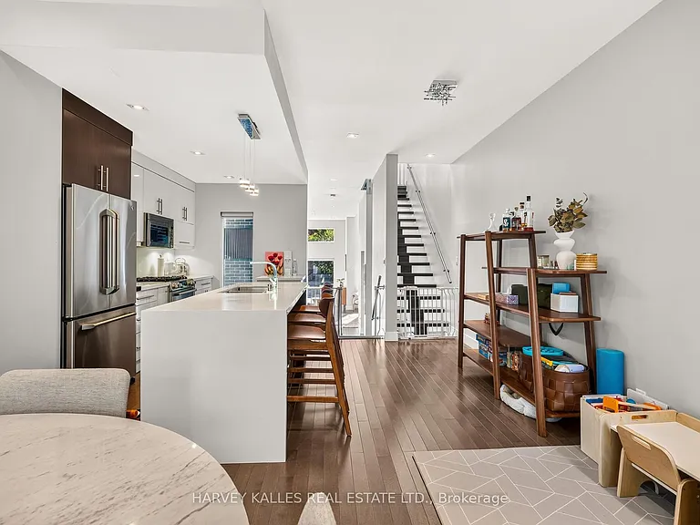235 Cedarvale Ave — Photo 14