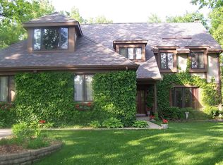 1165 S Ridge Rd, Lake Forest, IL 60045