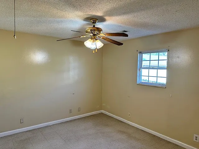 1716 Bartow St — Photo 7