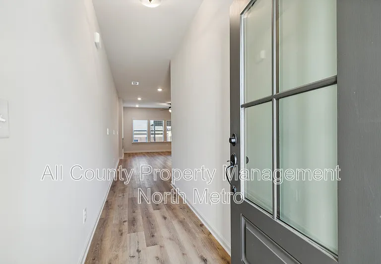 328 Mountain Blvd S #T-4 — Photo 4