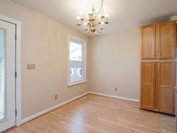 5th image of 1201 Windchase Dr