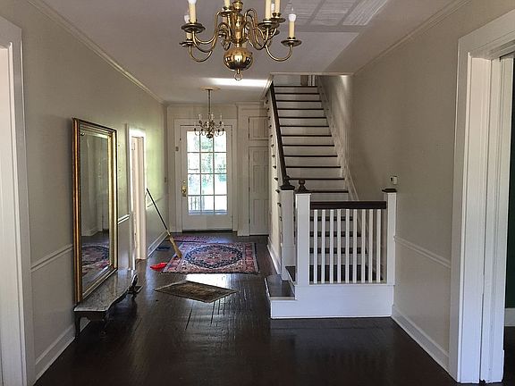 2nd image of 1329 Glenn Ave