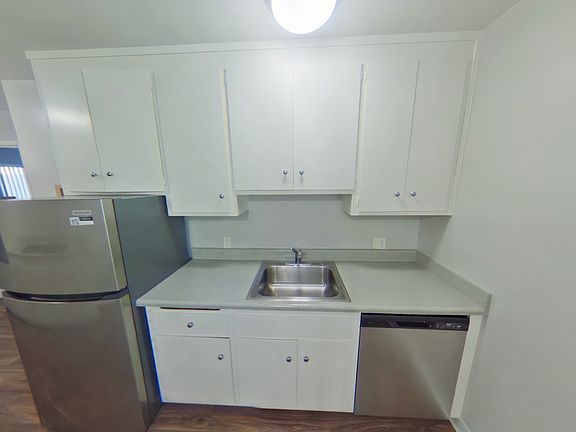 5th image of 19 Coleman Pl APT 29