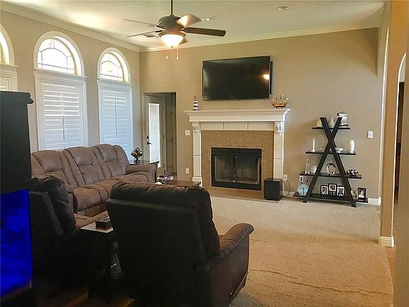 2nd image of 265 Orange Blossom Dr