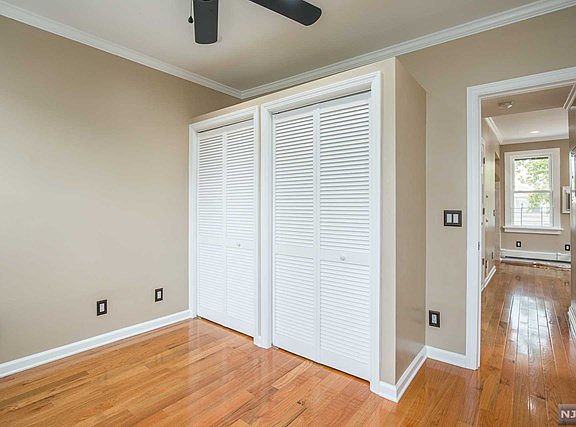 5th image of 461 Mallory Ave #2