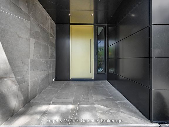 2nd image of 1516 Duncan Rd