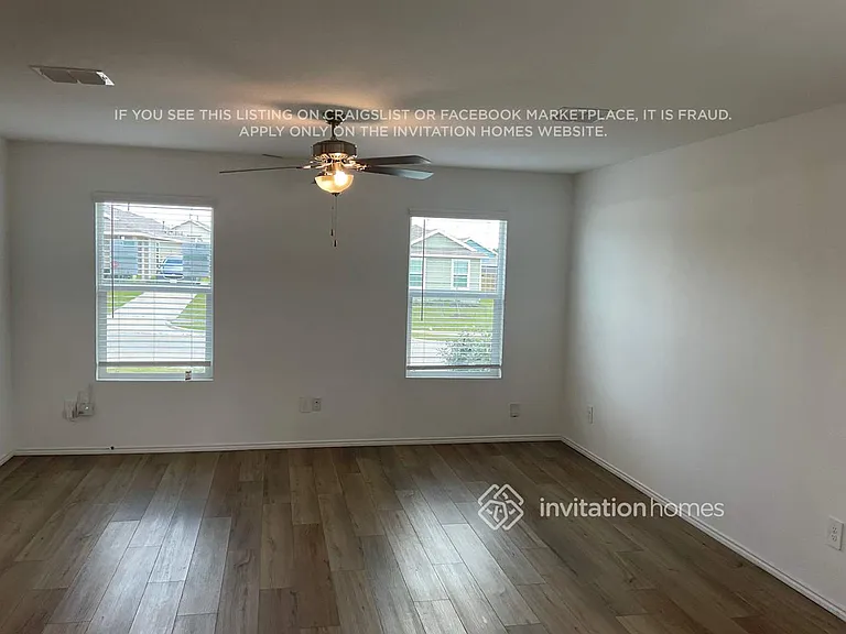3220 Crestone Dr — Photo 3