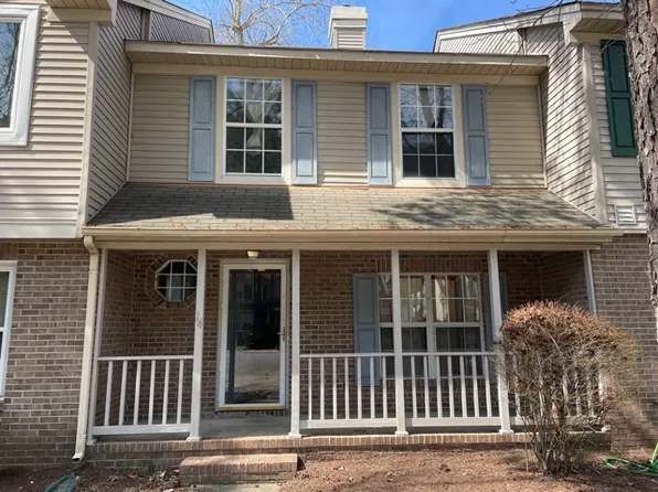 14 Woodall Dr, Hampton, VA 23666