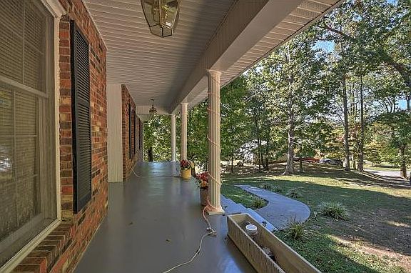 4th image of 198 Peavler Dr